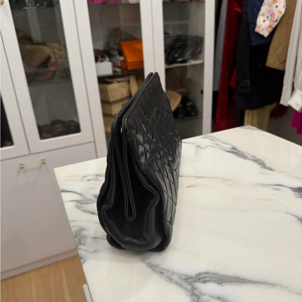 Chanel Black Leather Timeless Clutch - Magnetic closure - Picture 7 of 7